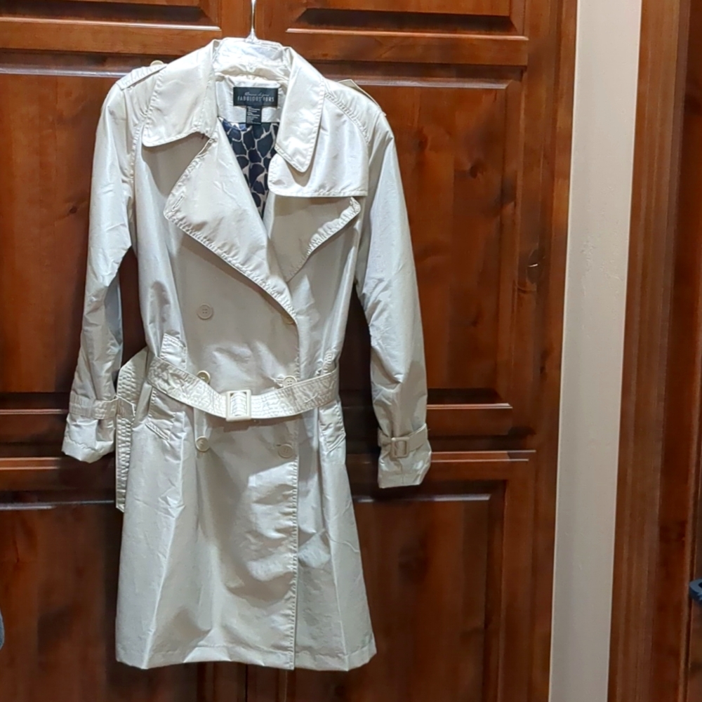 FABULOUS Trench Coat
